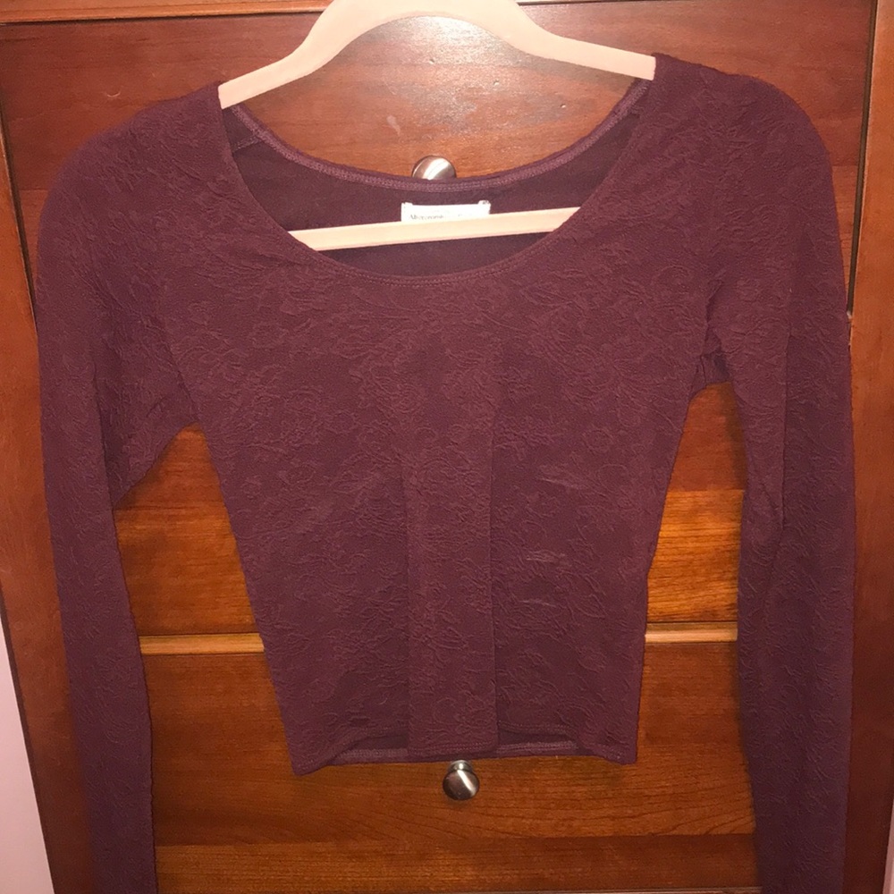 Maroon long sleeved crop top